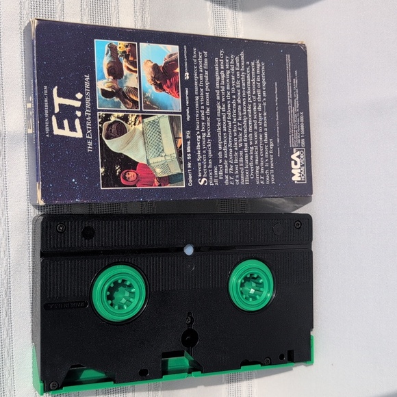 E.T. The Extra-Terrestrial VHS Tape Green - Picture 2 of 4
